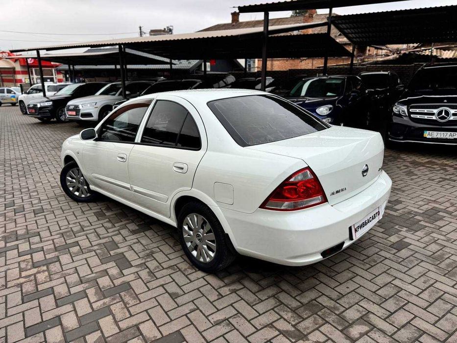 Nissan Almera 2010
