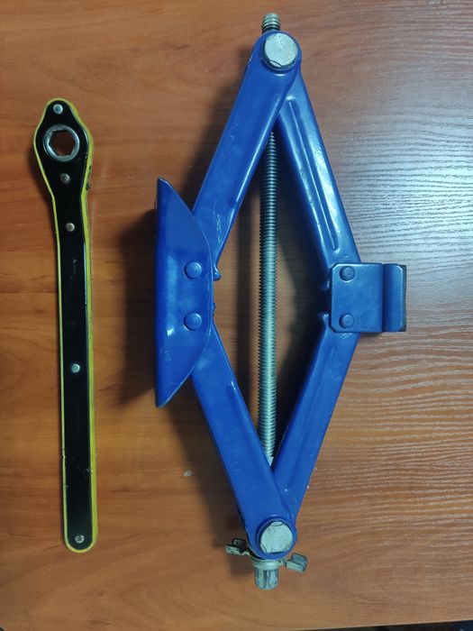 Домкрат Vitol ДВ-10105В (ST-105B)