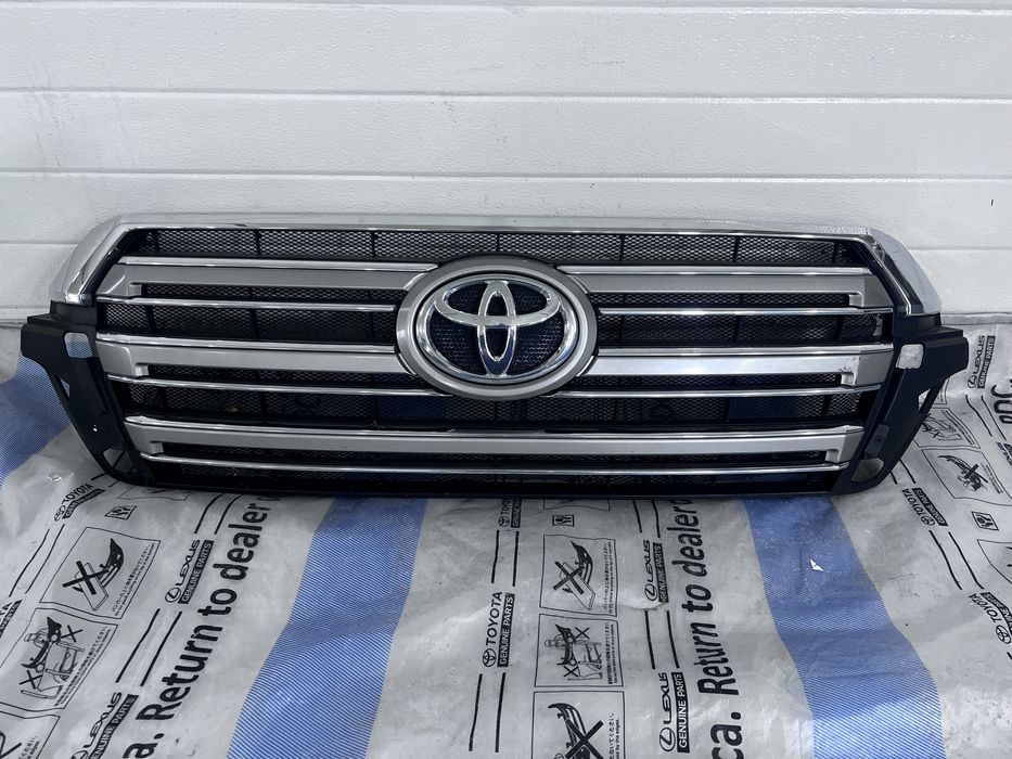 Решетка радиатора в сборе Land Cruiser 200 2017–2021 5310160D20