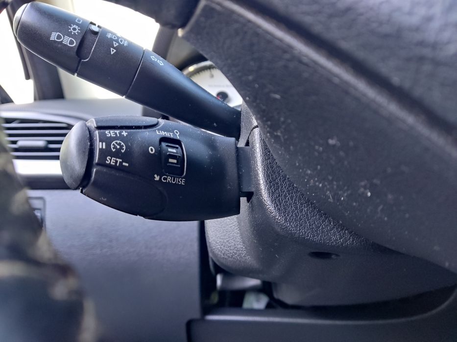 Peugeot 207sw  2011 рік 1,6 бензин