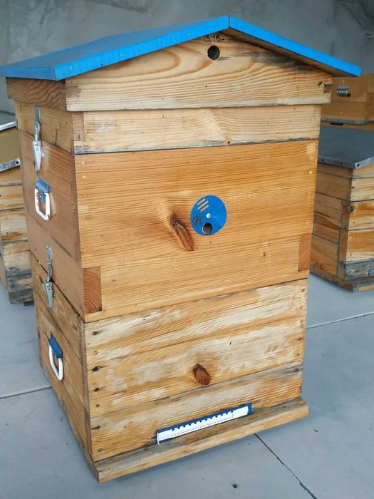 Продам вулики, вощіну, рамки.