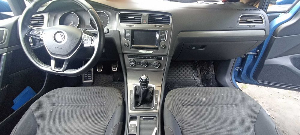 ćwiartka tył tylna błotnik vw golf VII 1.6 tdi lak la5J