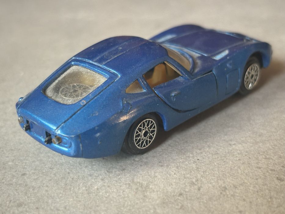 Model Tin Toys skala 1/43 Toyota 2000 GT made in Hong Kong