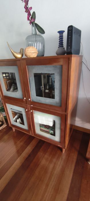 Móvel Bar / Aparador em Cerejeira – Estilo Mid-Century
​Vendo elegante