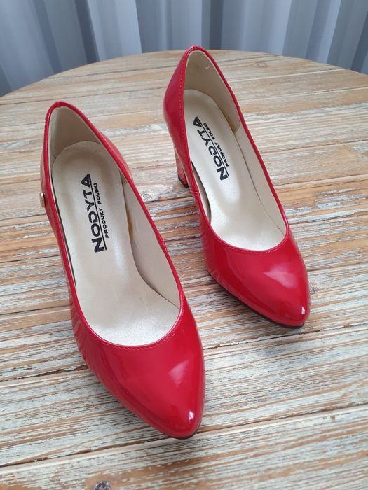 Czerwone lakierowane szpilki Nodyta NOWE 36