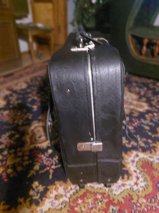 Чемодан большой легкий производство Румыния