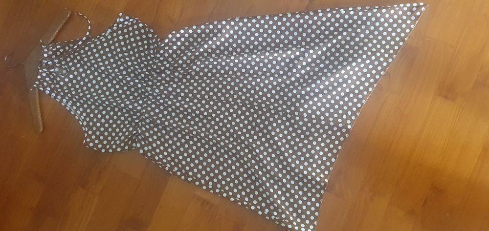 Sukienka w grochy r. 38-40