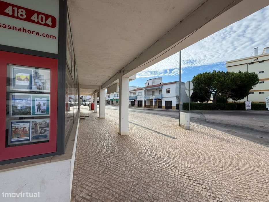 Excelente espaço comercial em Parchal