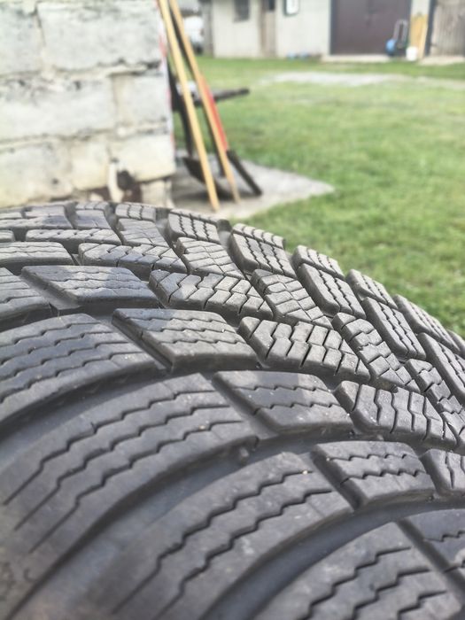 Sprzedam opony zimowe Barum 235/55/R17