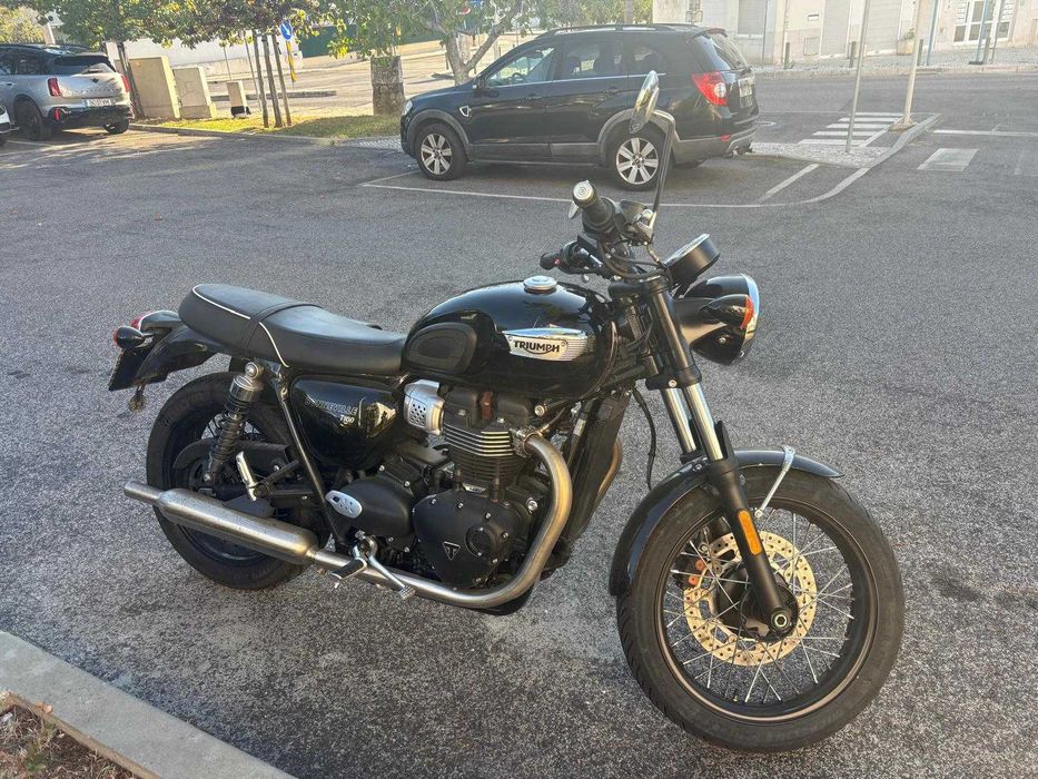 Triumph Boneville T100 quase nova