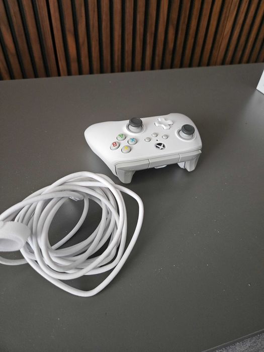 Consola Xbox Series S Branca (512GB) + Comando