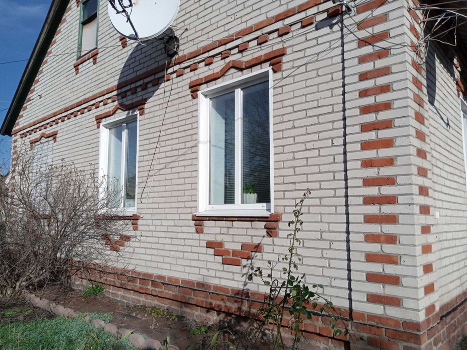 Продаємо будинок у тихому центрі м.Мерефа .