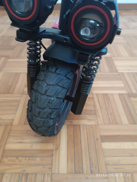 Tratonete scooter E-Cross GO