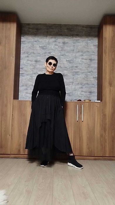 Продам новую юбку в готическом стиле.