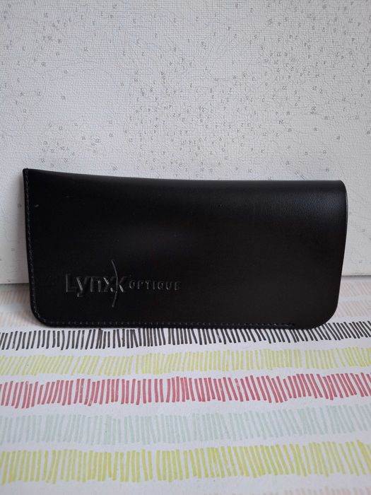 etui na okulary czarne Lynxx Optique