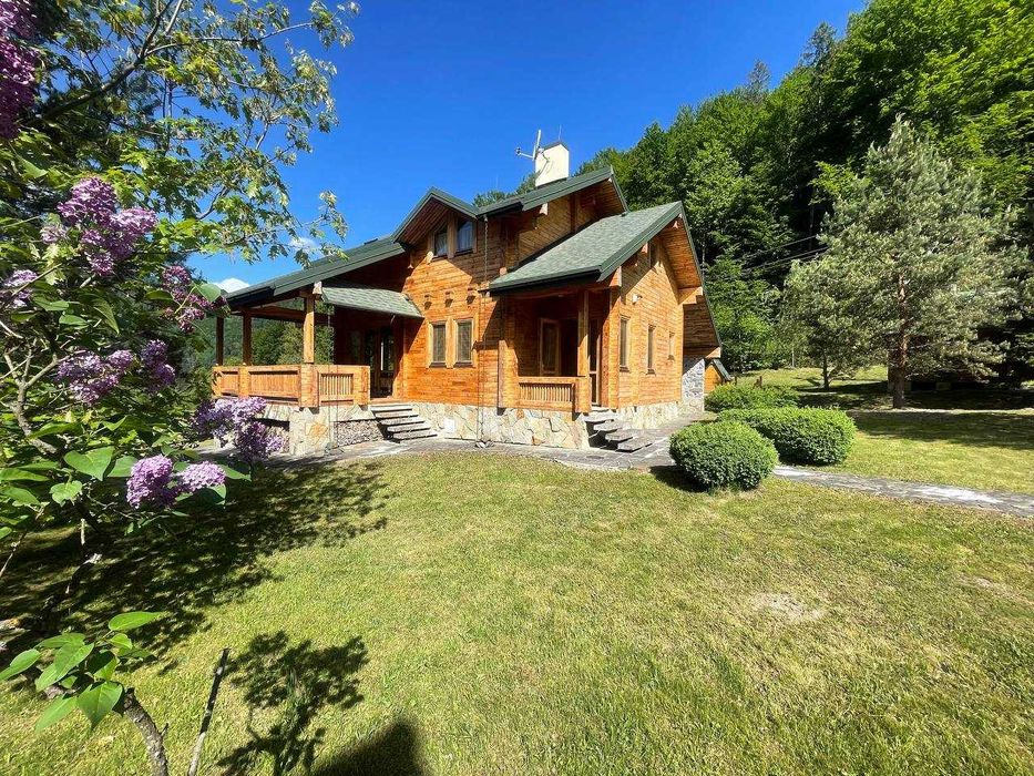Заміська резиденція в Карпатах. Будинок 125м.кв Ділянка 26сот. Огороджена, охороняєма.