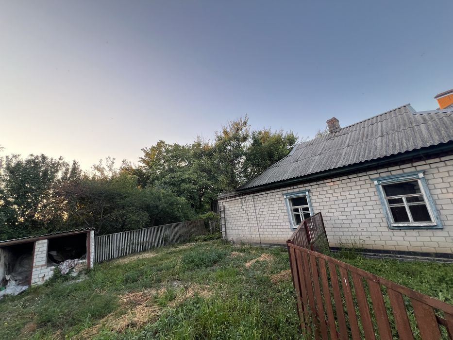 Пів будинку та ділянка провулок Рівненський