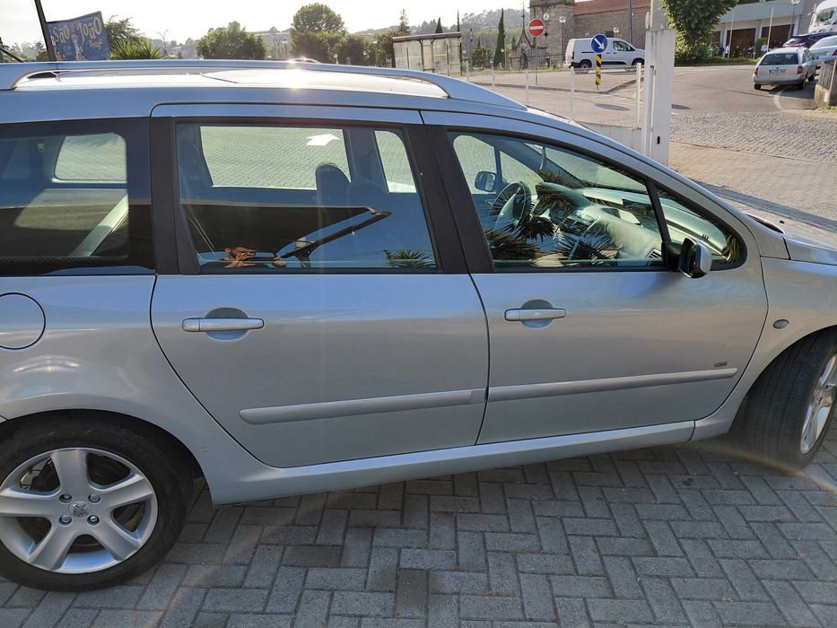 Peugeot 307 Hdi muito bom estado pneus novos aceito troca em moto de igual valor