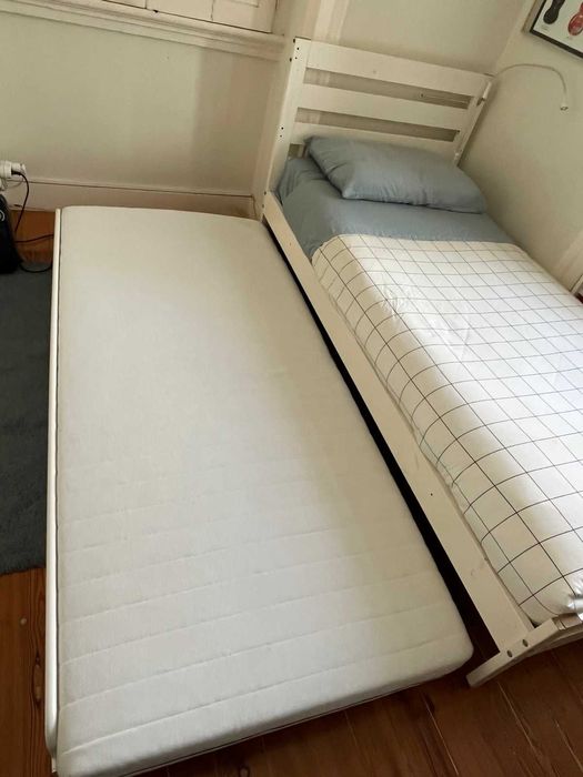 Cama gavetão secundária com rodas