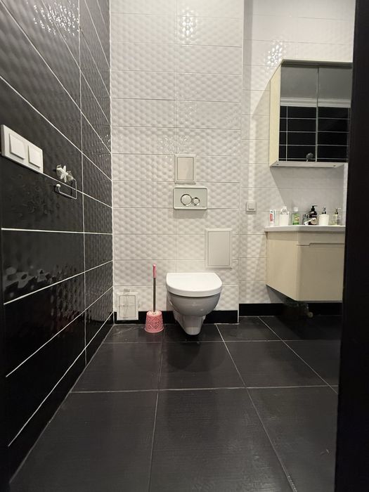 Продам 3-х кімнатну центр