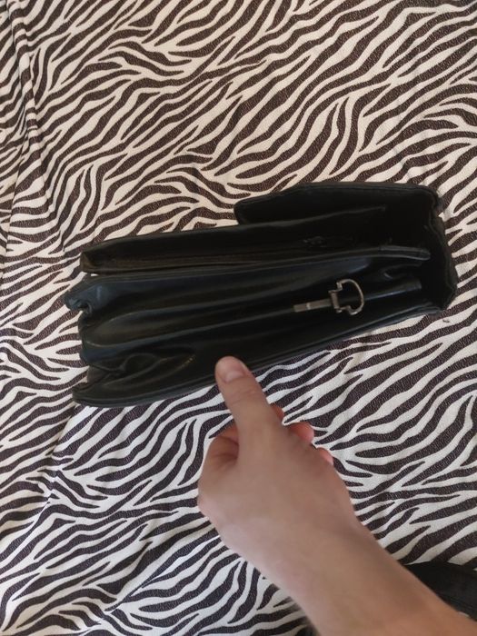 Nesseser ładna skórzana aktówka na laptopa i dokumenty