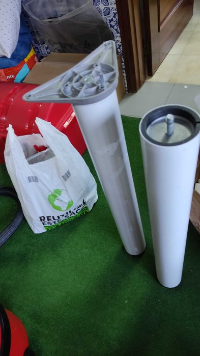 Pés em ferro com suporte novos