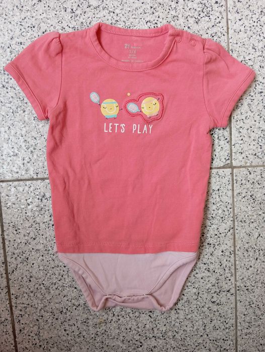 Várias peças bebé babygrows, casacos, sweaters...