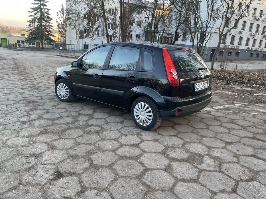Fiesta 1.4 b klima 2006r *niski przebieg