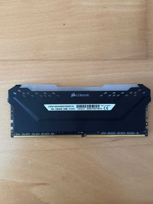 Memória Ram DDR4 VENGEANCE® RGB PRO 32 GB (4 x 8 GB) 3200 MHz C16