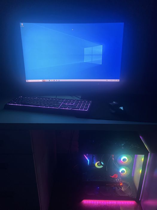 PC Gamer + Monitor Curvo 27” + Combo Razer de brinde
