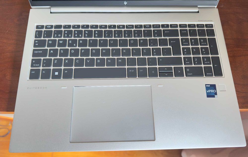 HP Elitebook 860 G10 c/Ecran 16" Tactil|i7-1365u|32Gb|Ssd 1TB|Garantia