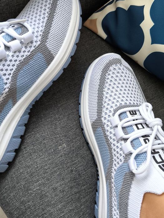 Кросівки текстильні нові на стопу 24, 5 см