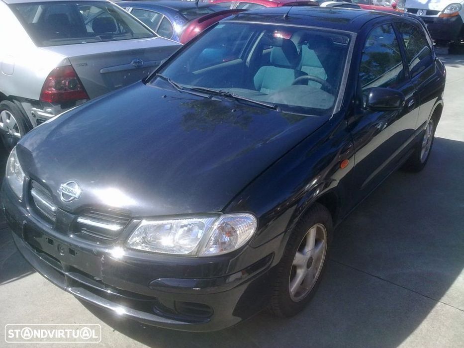 Traseira / Frente /Interior Nissan Almera 2001