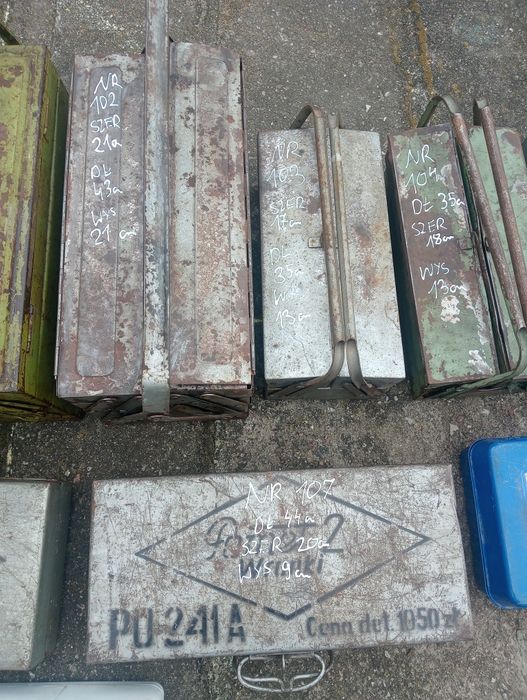 Stare Skrzynki Skrzyneczki metalowe  różne rozmiary pojemniki