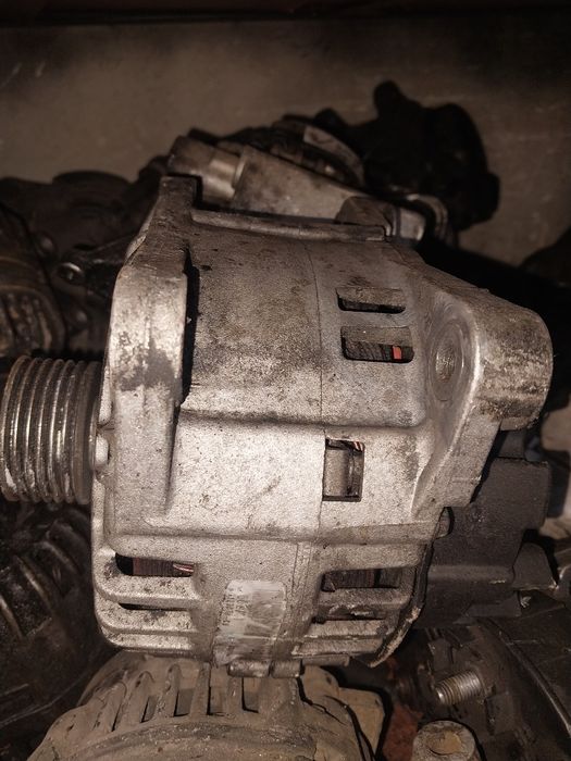 Генератор Рено трафік Опель віваро  1.9 2.0 2.5мот