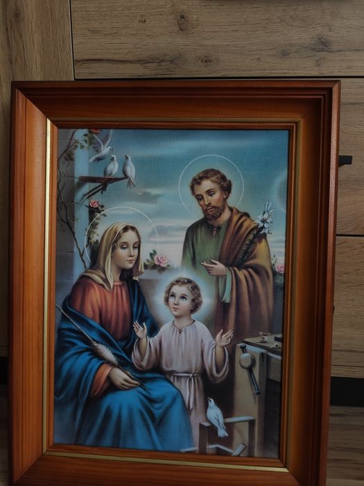 Obraz Świętej Rodziny w drewnianej ramie