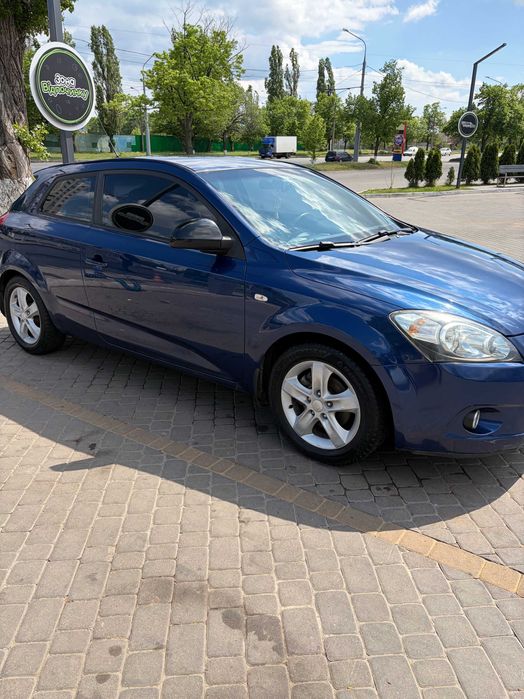 Автомобіль Kia Ceed 2008 (ProCeed)