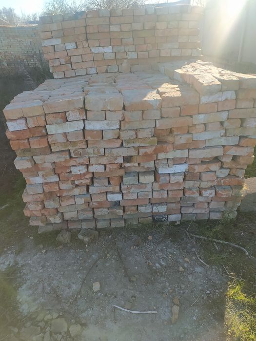 Продам б/у кирпич