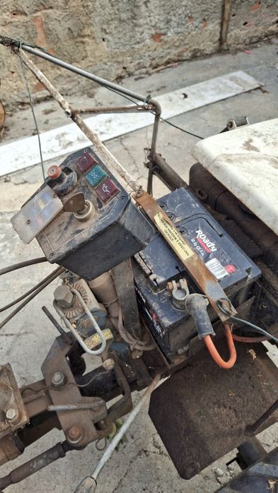Motocultivador com reboque motor lombardini