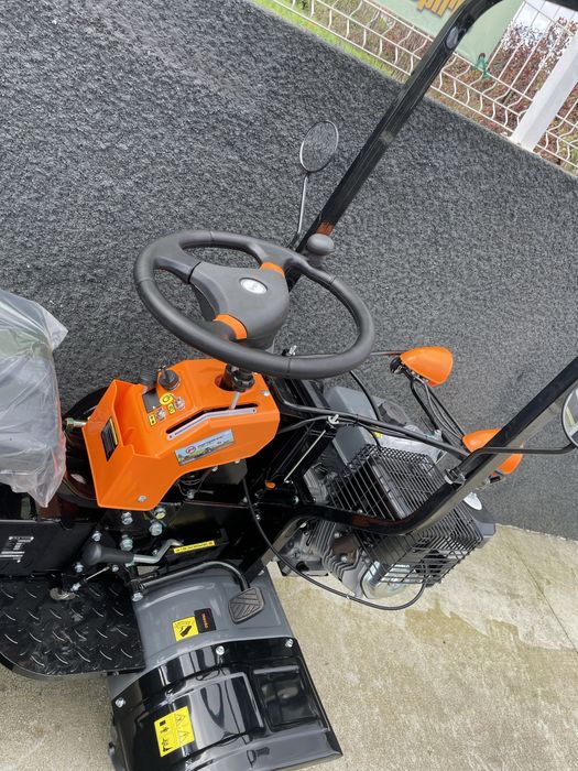 Mini trator a gasolina com fresa