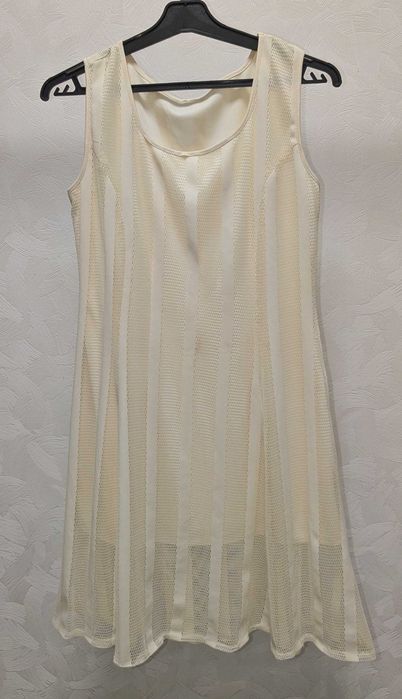 Коротка легка сукня із сіточкою s-m