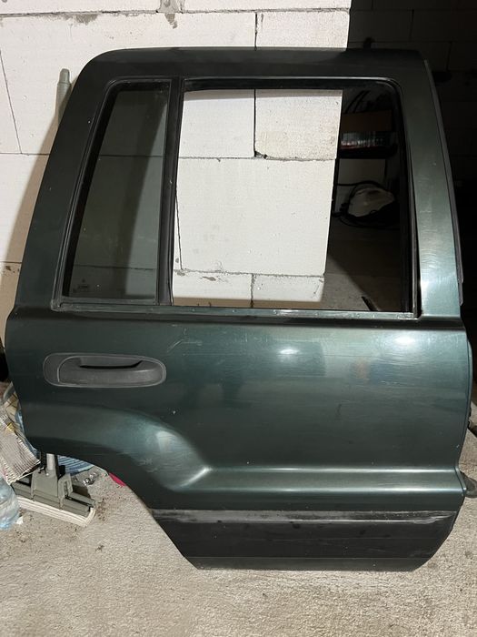 Задні двері jeep grand cherokee wj