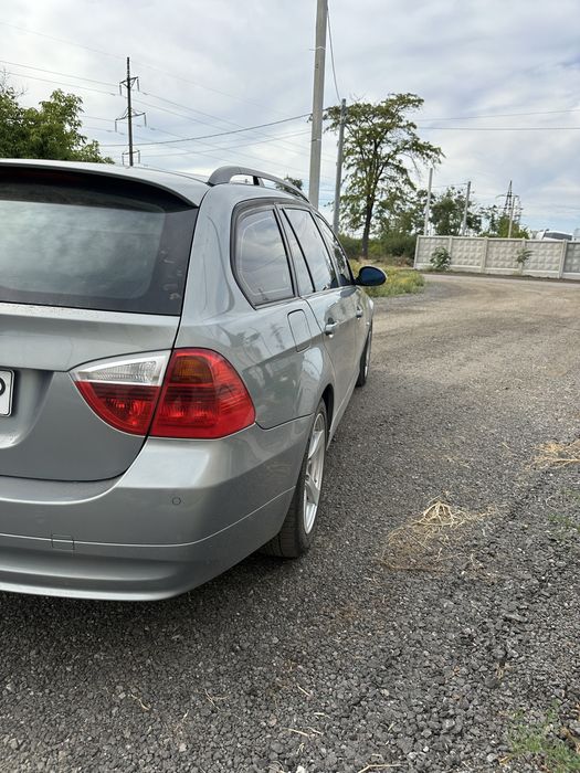 Продам BMW E91 320i