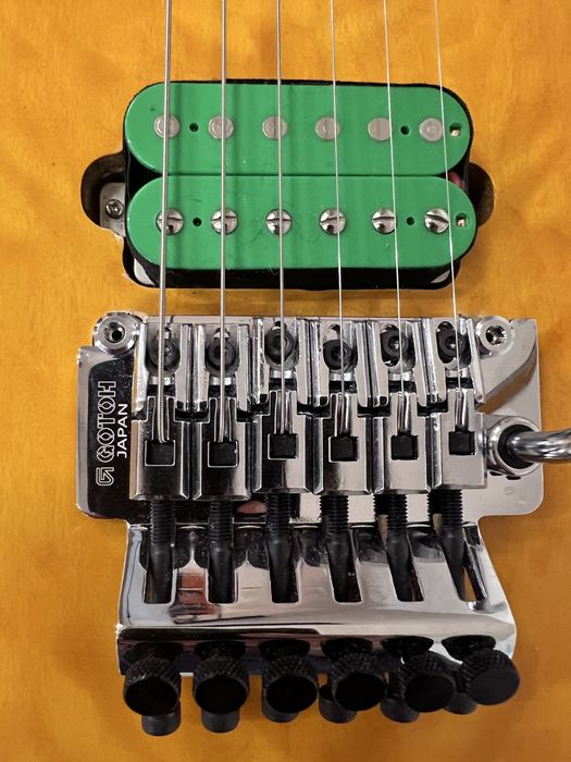 Kopia Music Man Axis