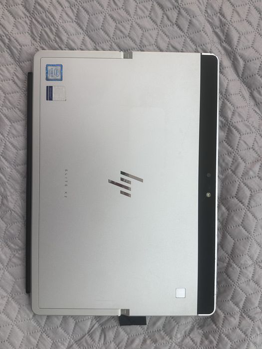HP Elite x2 1012 G2  i5 8GB Touchscreen