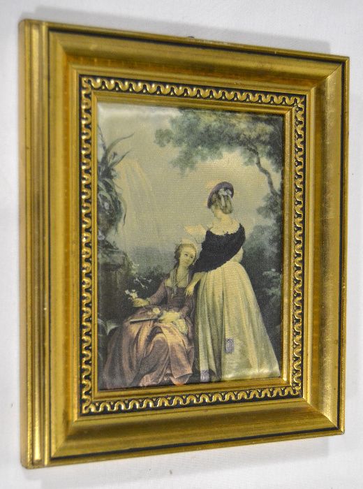 Par de pequenos quadros pintados sobre seda