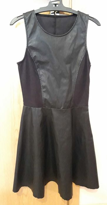 Czarna sukienka ze sztucznej skóry  S