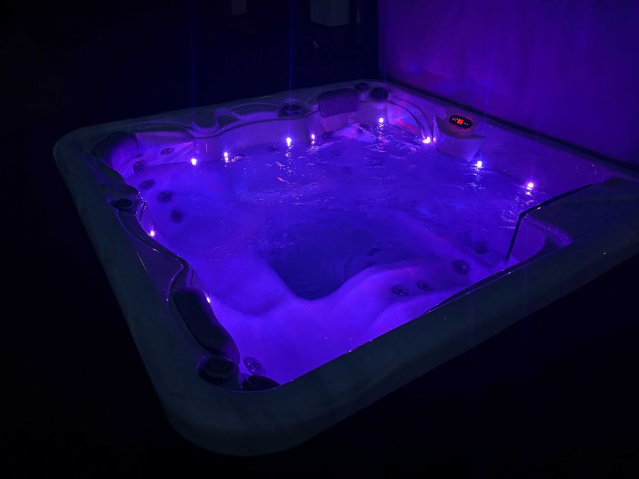 Jacuzzi Wellis Pluto Całoroczne Balboa Wanna Spa