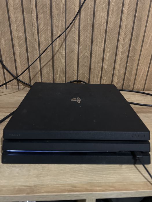 Vendo PS4 Pro inspecionado e com todos os cabos