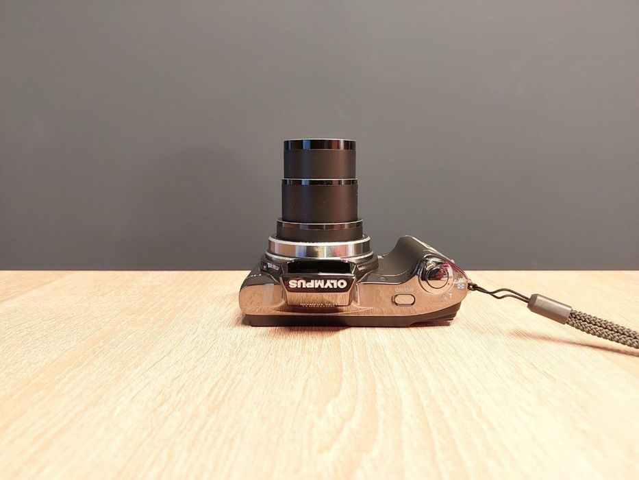 Olympus SZ-11  цифровий фотоапарат